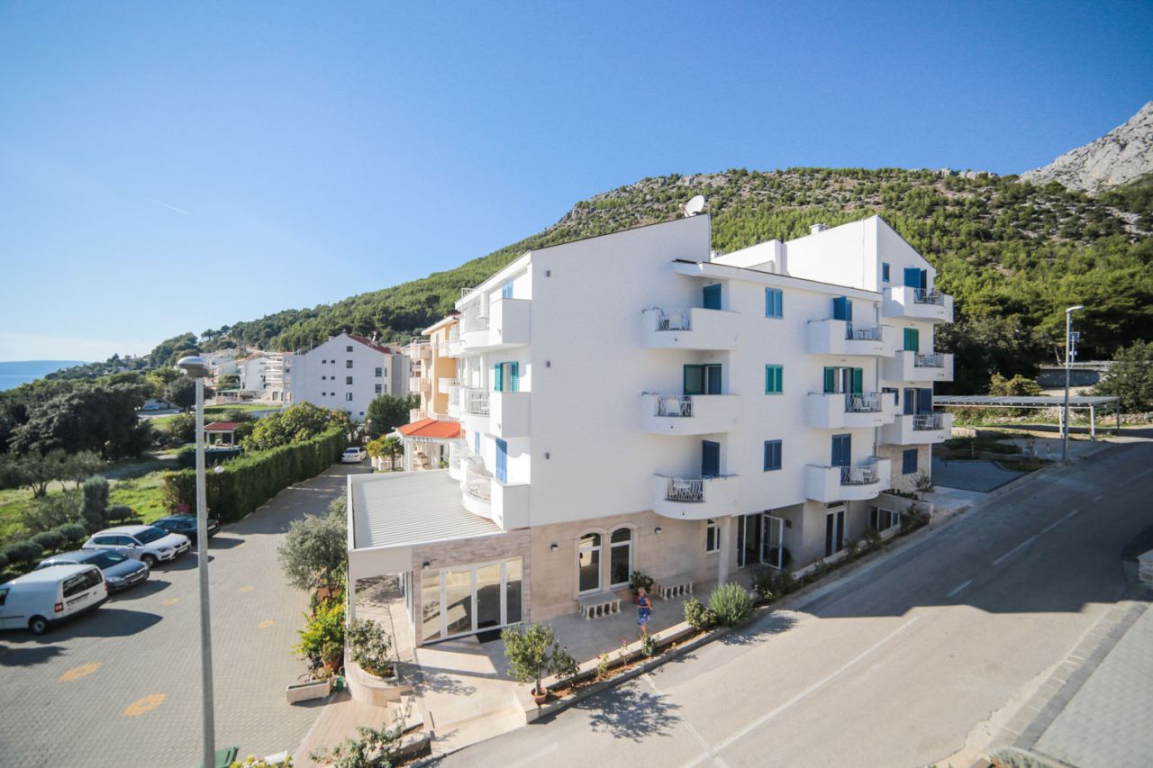Kompleks Hotelowy Ivando (Drvenik) - wczasy