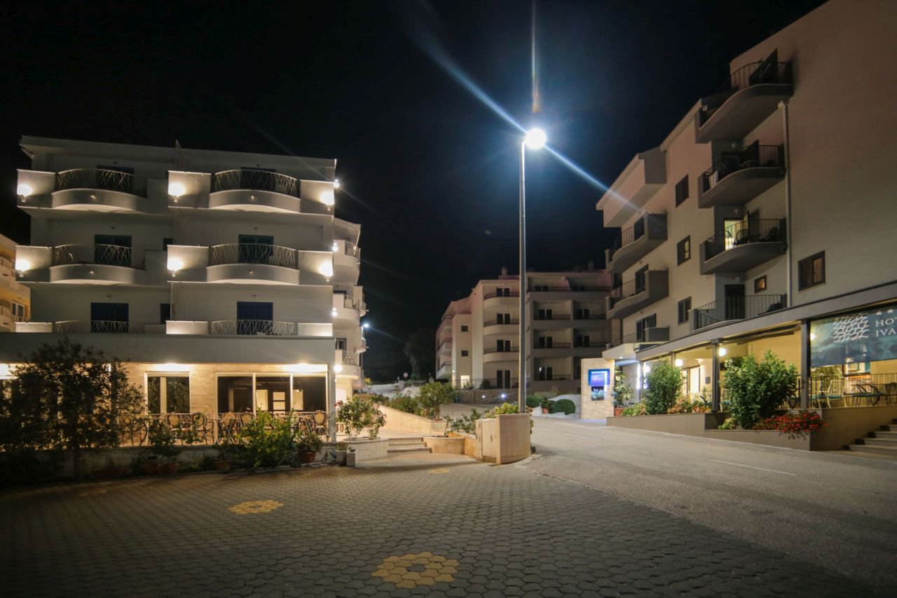 Kompleks Hotelowy Ivando (Drvenik) - wczasy