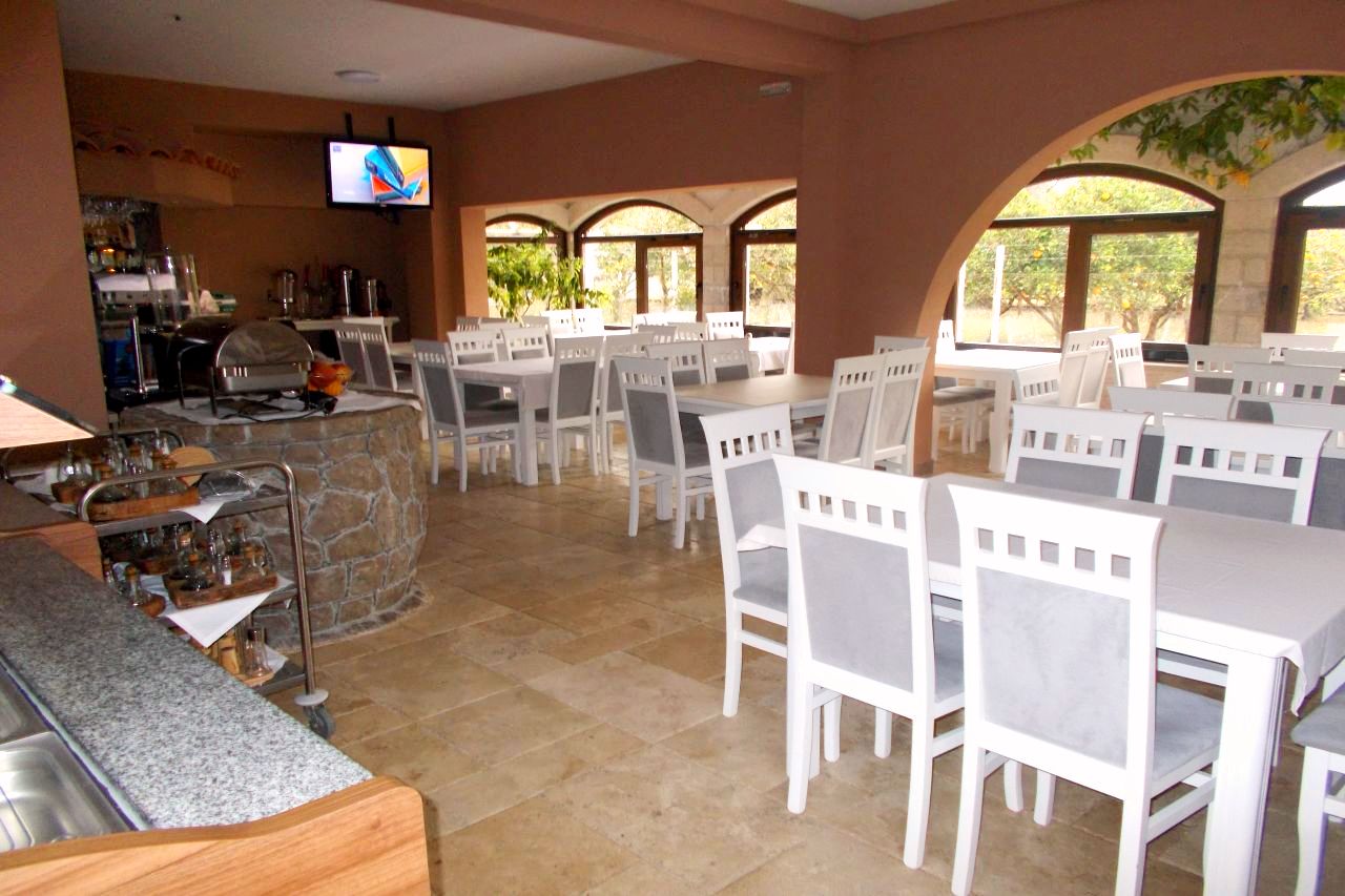 Hotel Pharos (Bar) - wczasy