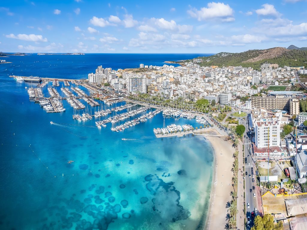 Ibiza - obóz rekreacyjny 15+ - wylot z Warszawy