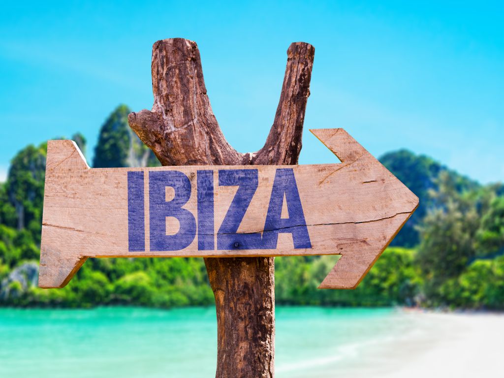 Ibiza - obóz rekreacyjny 15+ - wylot z Warszawy