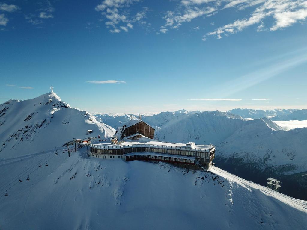 Glacier Hotel Grawand***