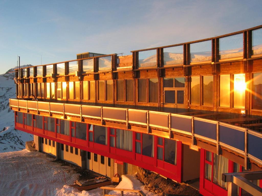 Glacier Hotel Grawand***