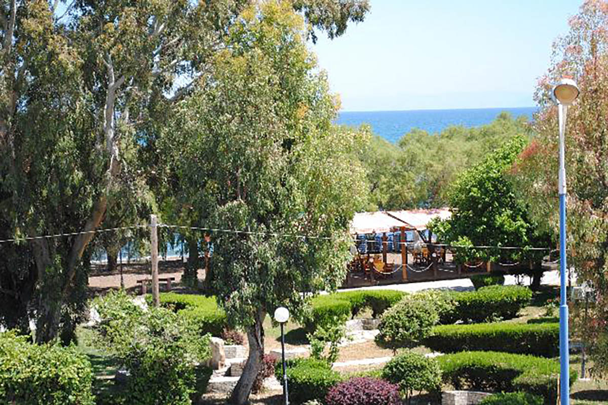 Hotel Pyrassos z noclegami tranzytowymi